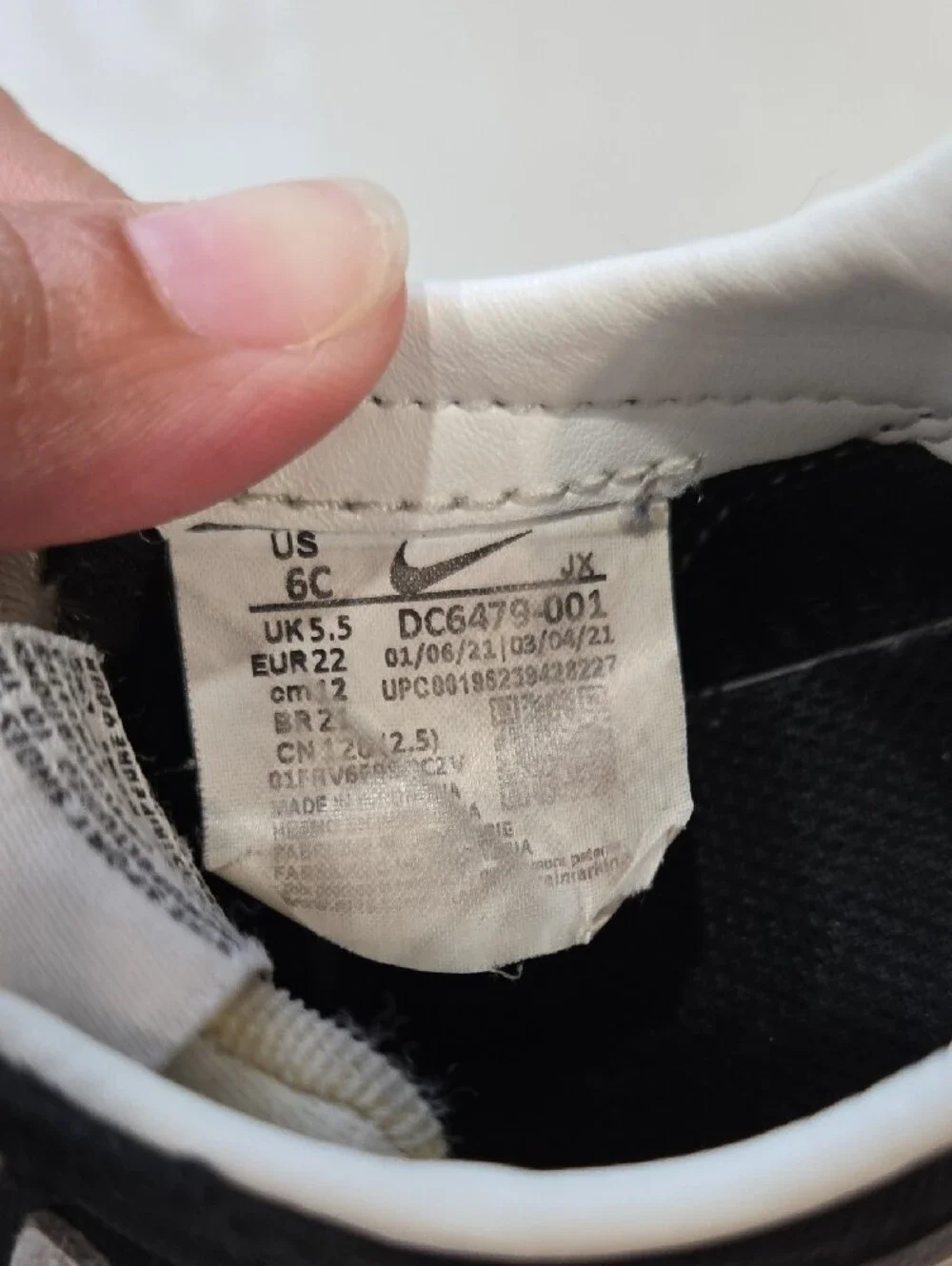 Nike Toddler Waffle Trainer2 Black and White